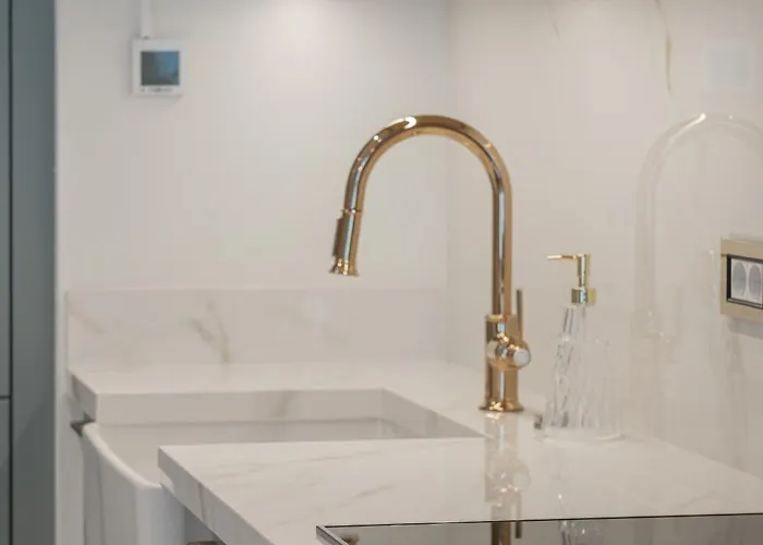 Villa Mimosa Mansions *