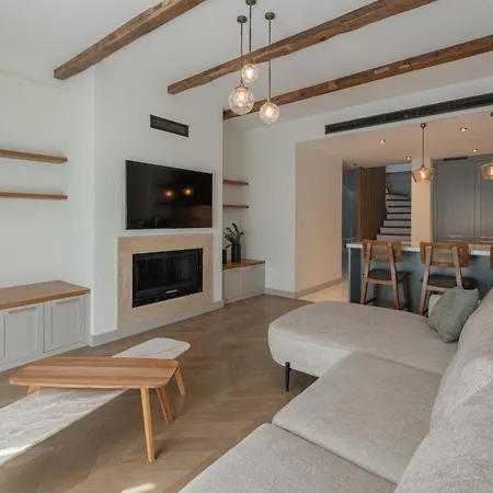 Mimosa Mansions Вилла *